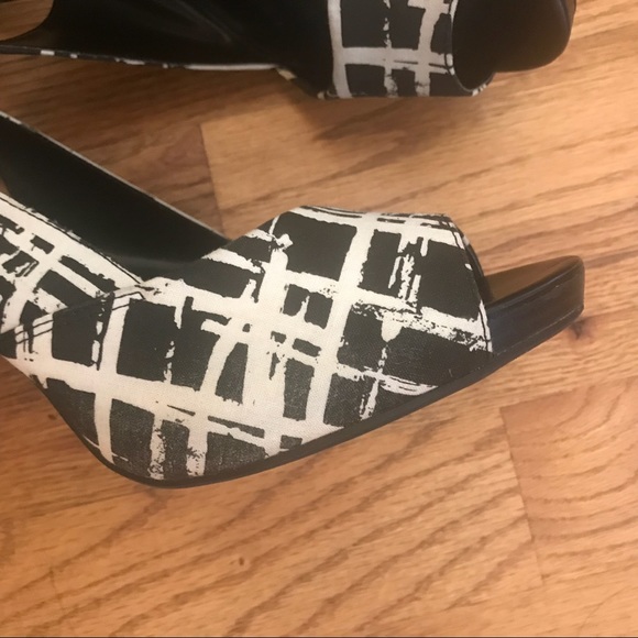 Apt.9 Arden Geo Print Slingback Heels - Picture 7 of 8